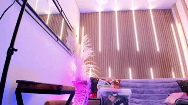 ArianaSantana online show from December 17, 2025, 12:54 pm