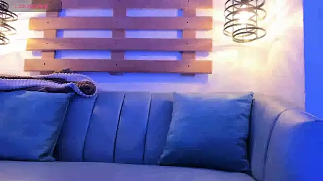 ArianaSantana online show from October 7, 2025, 1:01 pm