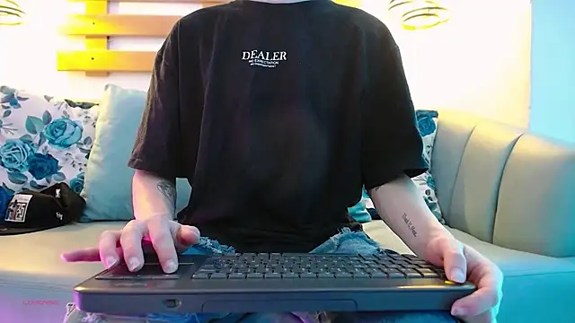 ArianaSantana online show from October 5, 2025, 12:51 pm