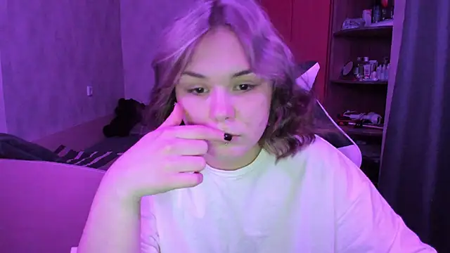 Sophi gi online show from October 18, 2025, 12:29 pm