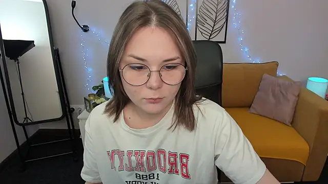 Sophi gi online show from September 15, 2025, 3:07 am