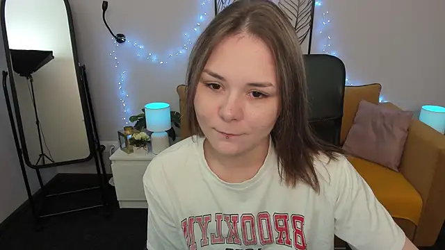 Sophi gi online show from September 14, 2025, 3:07 am