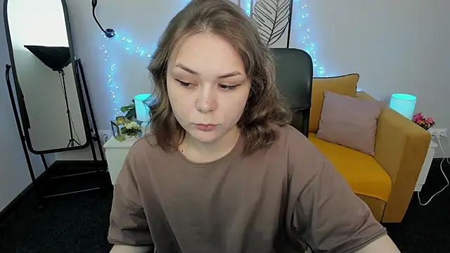 Sophi gi online show from September 18, 2025, 4:48 am