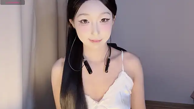 Winnie666- online show from September 11, 2025, 2:06 pm