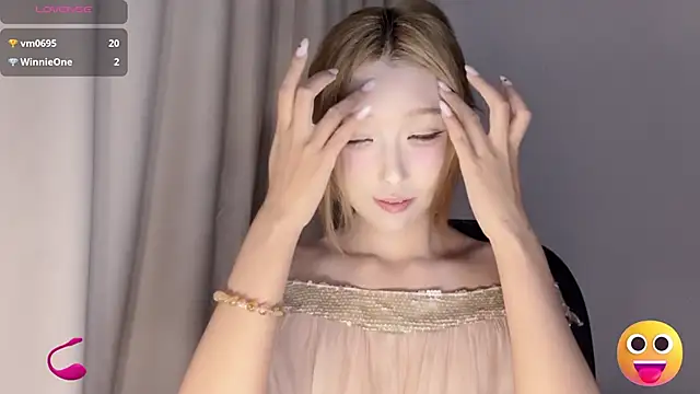 Winnie666- online show from September 14, 2025, 2:50 pm