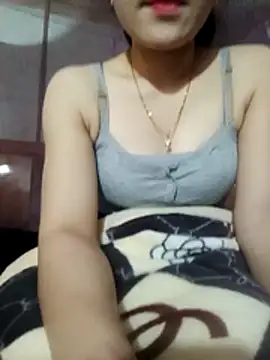 LucyyLy online show from November 25, 2025, 12:44 am