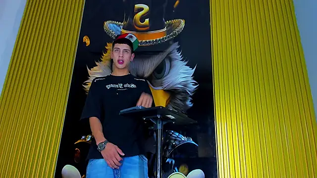 Dante Brown1  online show from November 6, 2025, 9:52 pm