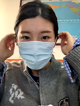 Lulu125216 online show from November 17, 2025, 4:49 am