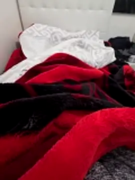 Yazaza1999 online show from December 18, 2025, 9:51 pm