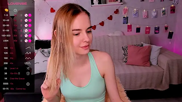 LillianShine online show from May 13, 2026, 8:43 am
