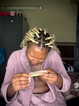 Snapshot of houseforsex chatting on October 22, 2025, 6:29 pm houseforsex online show from October 22, 2025, 6:29 pm