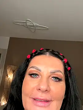 Snapshot of Nola_Luxx-offiziell chatting on September 24, 2025, 7:09 pm Nola Luxx-offiziell online show from September 24, 2025, 7:09 pm