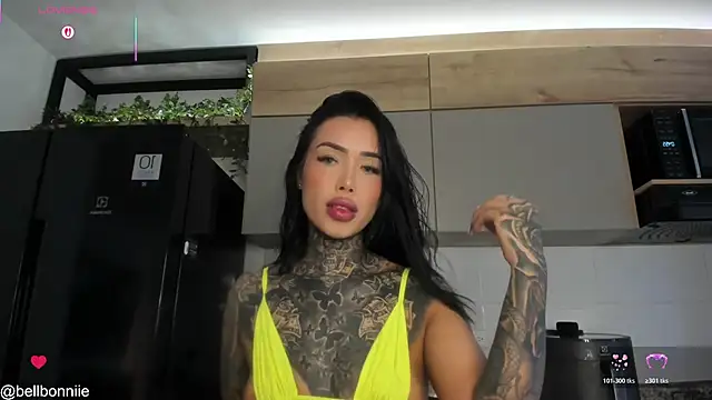 Snapshot of belllbonniie chatting on April 24, 2026, 7:16 pm belllbonniie online show from April 24, 2026, 7:16 pm