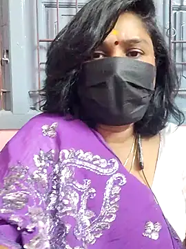 Snapshot of Tamil_Azhaghi25 chatting on July 8, 2026, 7:47 pm Tamil Azhaghi25 online show from July 8, 2026, 7:47 pm