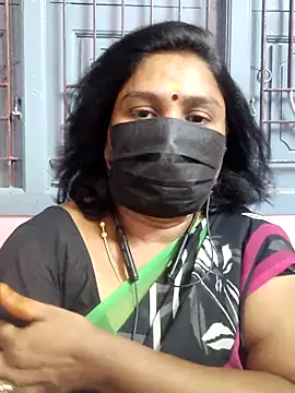 Snapshot of Tamil_Azhaghi25 chatting on June 3, 2026, 6:01 pm Tamil Azhaghi25 online show from June 3, 2026, 6:01 pm