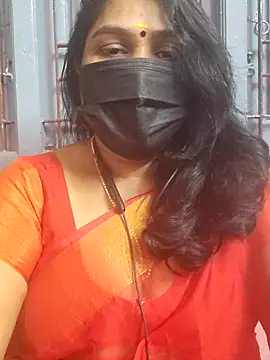 Snapshot of Tamil_Azhaghi25 chatting on January 14, 2026, 6:11 pm Tamil Azhaghi25 online show from January 14, 2026, 6:11 pm