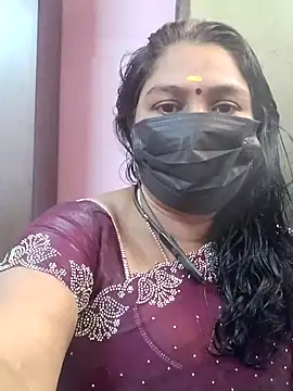 Snapshot of Tamil_Azhaghi25 chatting on December 23, 2025, 5:51 am Tamil Azhaghi25 online show from December 23, 2025, 5:51 am