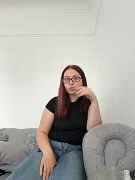 Snapshot of RoseMaee chatting on October 8, 2025, 12:28 pm RoseMaee online show from October 8, 2025, 12:28 pm