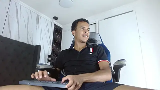 aston xvera online show from November 2, 2025, 12:15 am