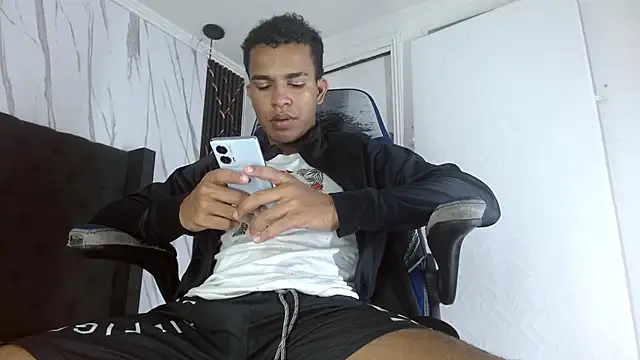 aston xvera online show from October 25, 2025, 3:28 am