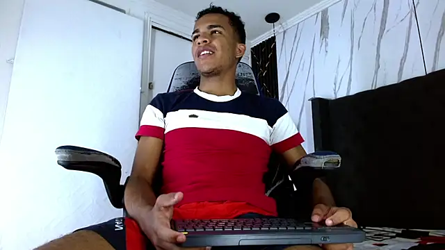 aston xvera online show from October 11, 2025, 3:29 am