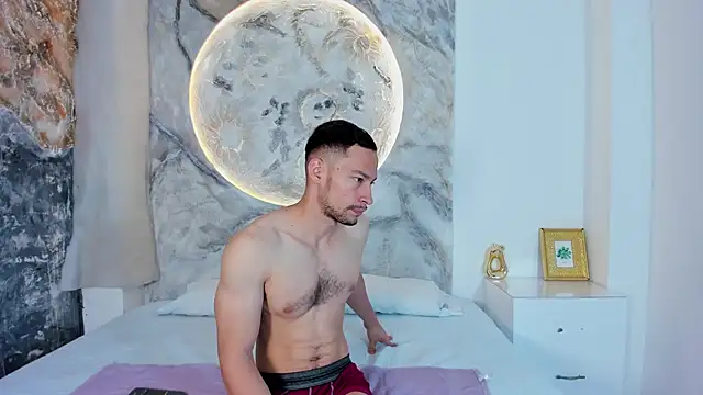 TyagoRoberts online show from November 3, 2025, 1:04 pm