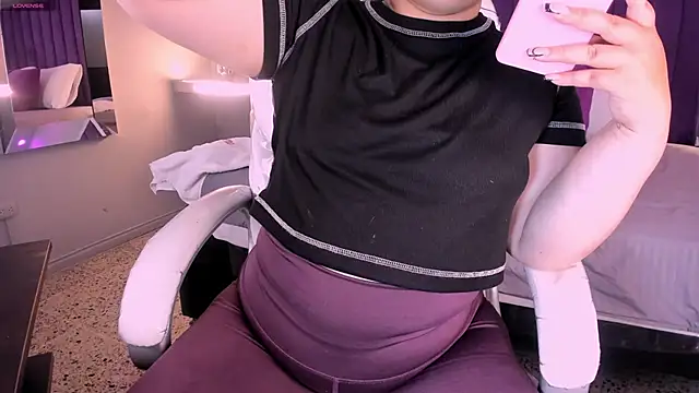 Miss Francheska online show from March 4, 2026, 12:24 pm