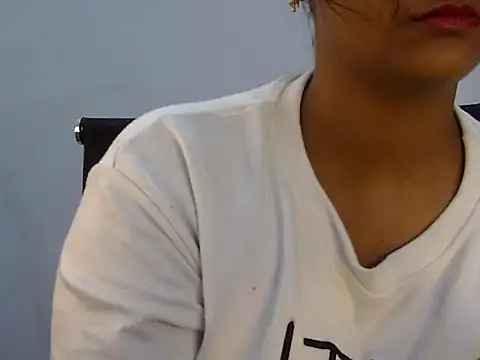 Snapshot of Hott_Noor chatting on December 1, 2025, 8:32 pm Hott Noor online show from December 1, 2025, 8:32 pm