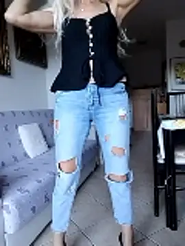  sexyBLONDE46  online show from November 5, 2025, 2:42 pm