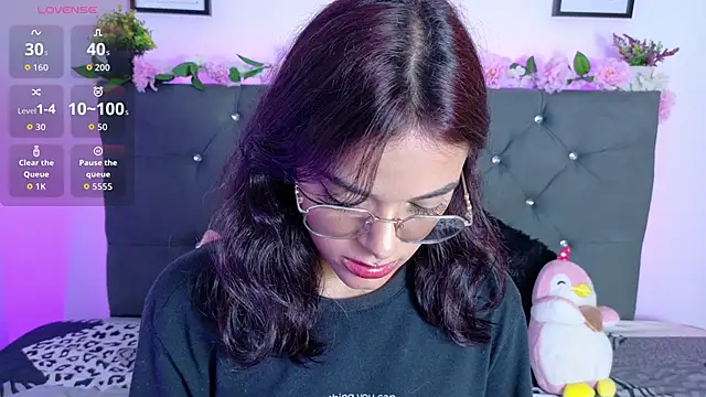 Im Lyan online show from November 2, 2025, 2:16 am