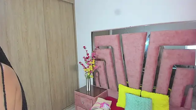 Snapshot of MaraKarly chatting on November 30, 2025, 6:41 pm MaraKarly online show from November 30, 2025, 6:41 pm