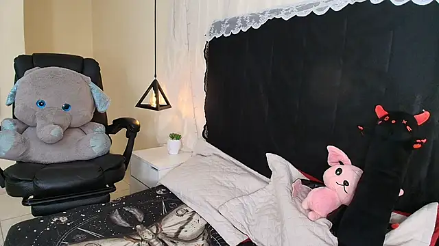 IvyBelle  online show from April 21, 2026, 11:28 am