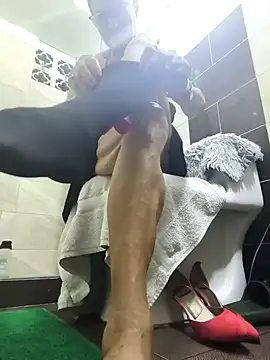 MaryLunne online show from September 27, 2025, 12:39 am