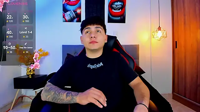 Nicolas James Sc online show from November 11, 2025, 1:28 pm