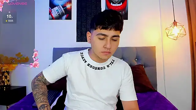 Nicolas James Sc online show from October 23, 2025, 1:43 pm