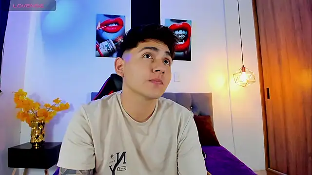 Nicolas James Sc online show from September 15, 2025, 1:55 pm