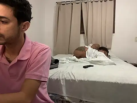 Claracacheadaa online show from October 19, 2025, 4:26 am