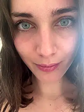 Petitbiscuit2B0 online show from November 3, 2025, 11:36 am