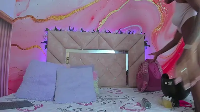 Snapshot of Taylor_oriana_ chatting on November 4, 2025, 11:03 am Taylor oriana online show from November 4, 2025, 11:03 am