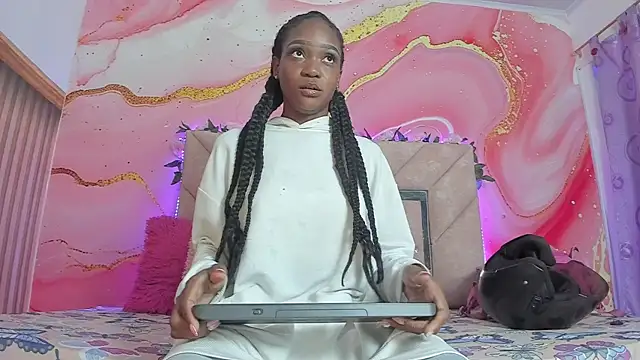 Snapshot of Taylor_oriana_ chatting on December 5, 2025, 10:58 am Taylor oriana online show from December 5, 2025, 10:58 am