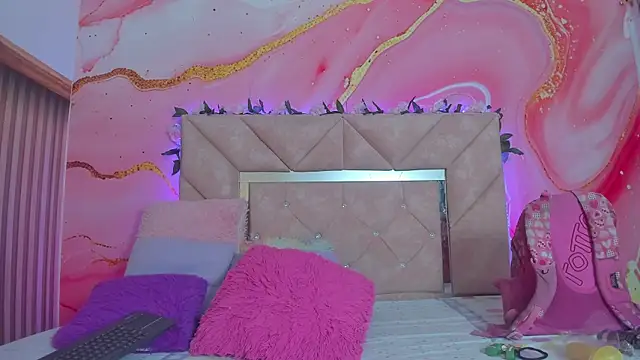 Snapshot of Taylor_oriana_ chatting on November 5, 2025, 11:02 am Taylor oriana online show from November 5, 2025, 11:02 am