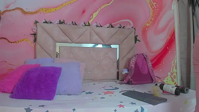 Snapshot of Taylor_oriana_ chatting on November 1, 2025, 11:04 am Taylor oriana online show from November 1, 2025, 11:04 am