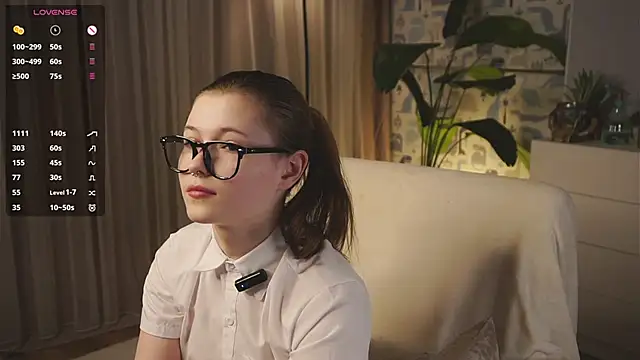 LynHillaire online show from April 3, 2026, 12:22 pm