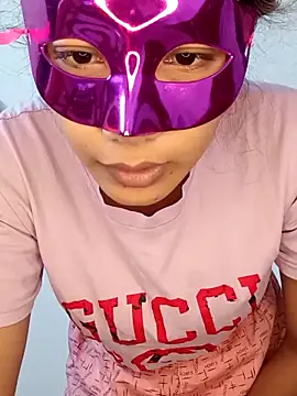 new coupleee online show from September 13, 2025, 5:35 pm