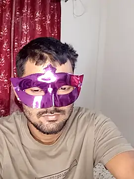 new coupleee online show from November 14, 2025, 3:43 am