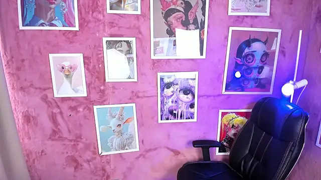 Snapshot of Mystic_blue chatting on February 13, 2026, 12:49 pm Mystic blue online show from February 13, 2026, 12:49 pm