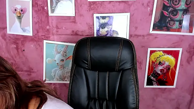 Snapshot of Mystic_blue chatting on February 17, 2026, 12:57 pm Mystic blue online show from February 17, 2026, 12:57 pm