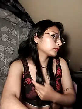 Snapshot of Regina_Shine chatting on September 9, 2025, 11:47 pm Regina Shine online show from September 9, 2025, 11:47 pm