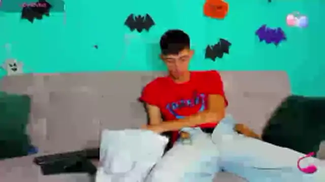 Snapshot of Maikol_Ortiz chatting on November 3, 2025, 12:42 pm Maikol Ortiz online show from November 3, 2025, 12:42 pm