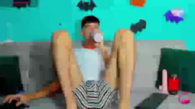 Snapshot of Maikol_Ortiz chatting on November 5, 2025, 12:52 pm Maikol Ortiz online show from November 5, 2025, 12:52 pm